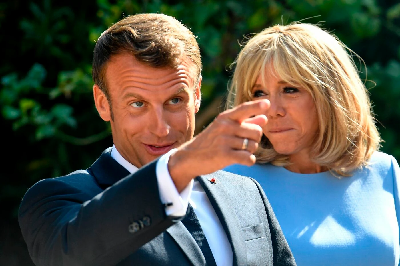 Emmanuel Macron a gamba tesa "Sono contento per Salvini, Di Maio grande perdente. Ora Mattarella..."
