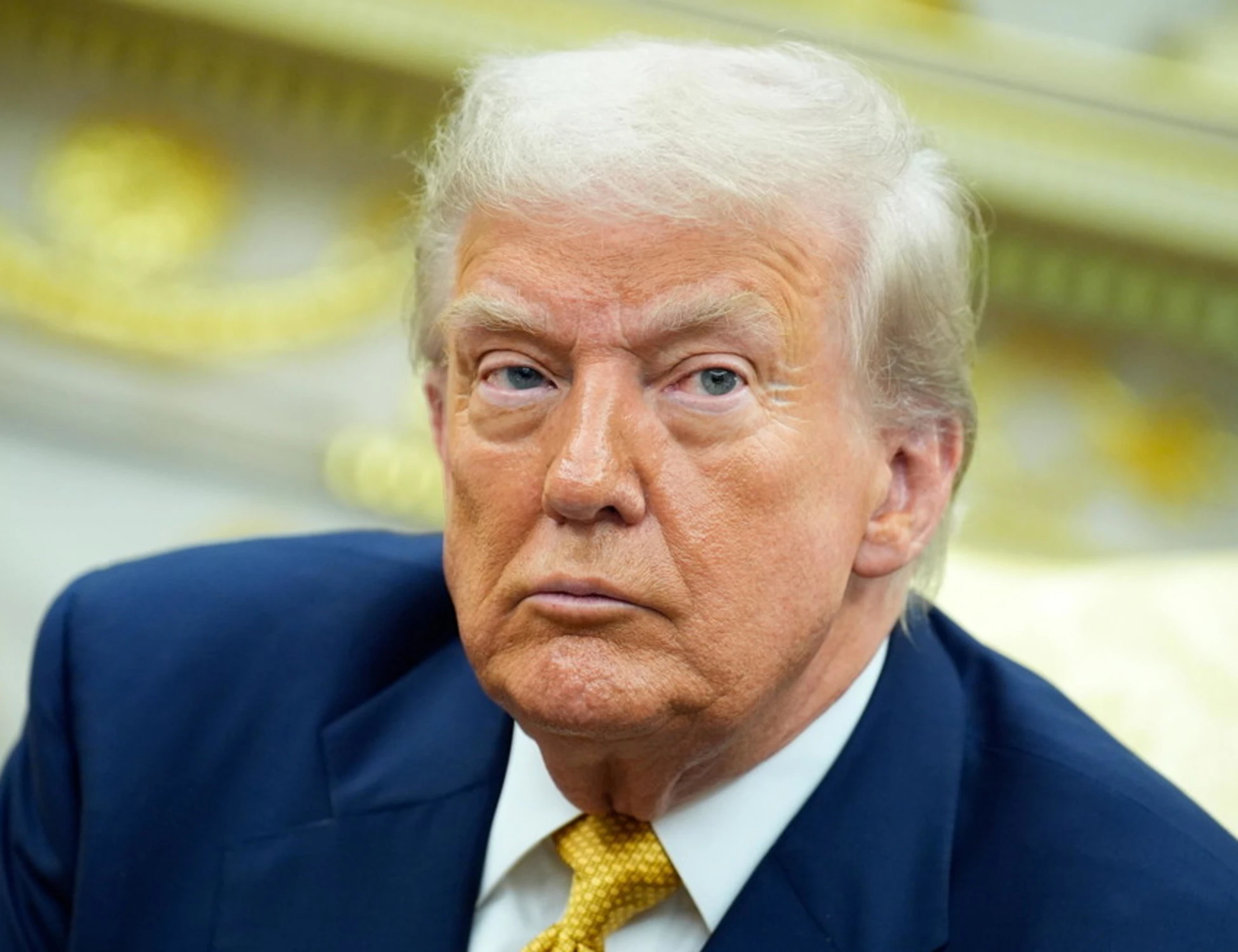 Trump, la bomba: "Maxwell sa che Epstein fu ospite di Donald con una 14enne"