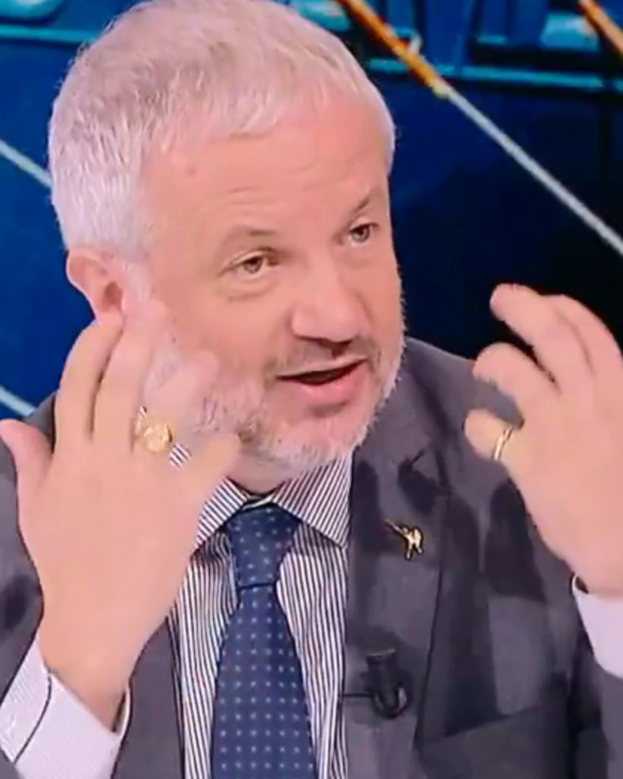 Claudio Borghi ad alzo zero: "Ai suoi occhi von der Leyen è una ladra"