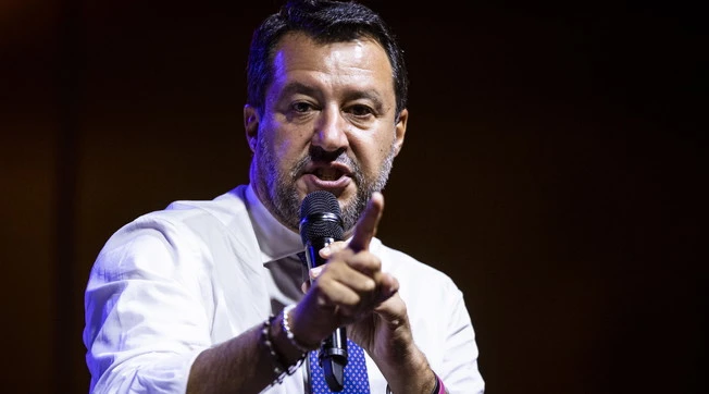 Matteo Salvini, ira contro Luciana Lamorgese: "Nuovo sbarco, ecco come sono arrivati gli immigrati"