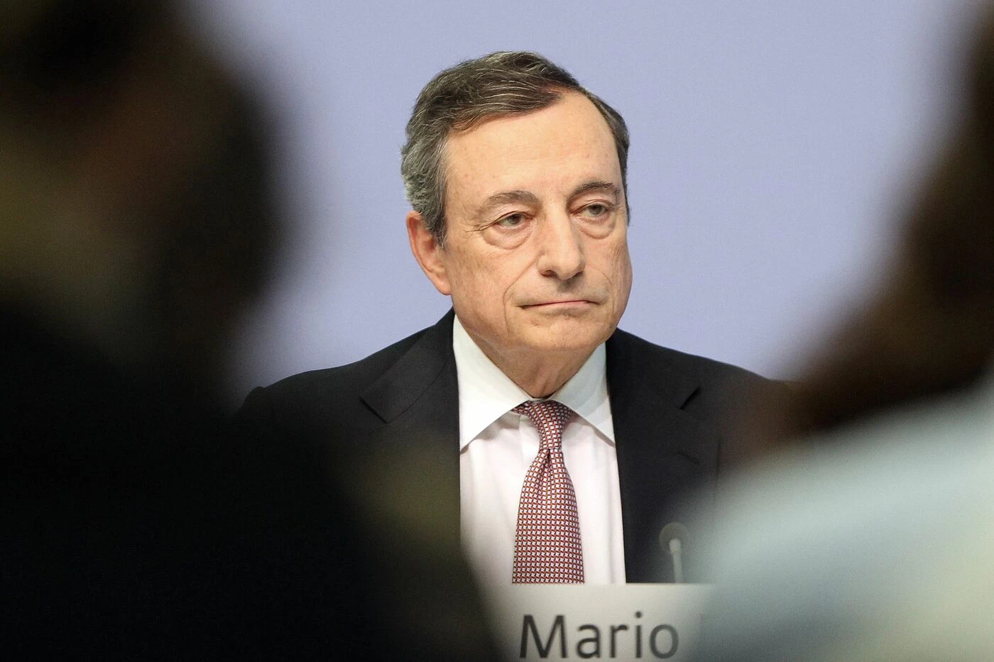 Sergio Mattarella, il piano per nominare Mario Draghi premier e compiacere Bruxelles