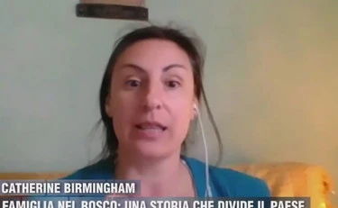 Famiglia nel bosco, la lettera-choc della madre: "Zucchero e siringhe, li hanno distrutti"