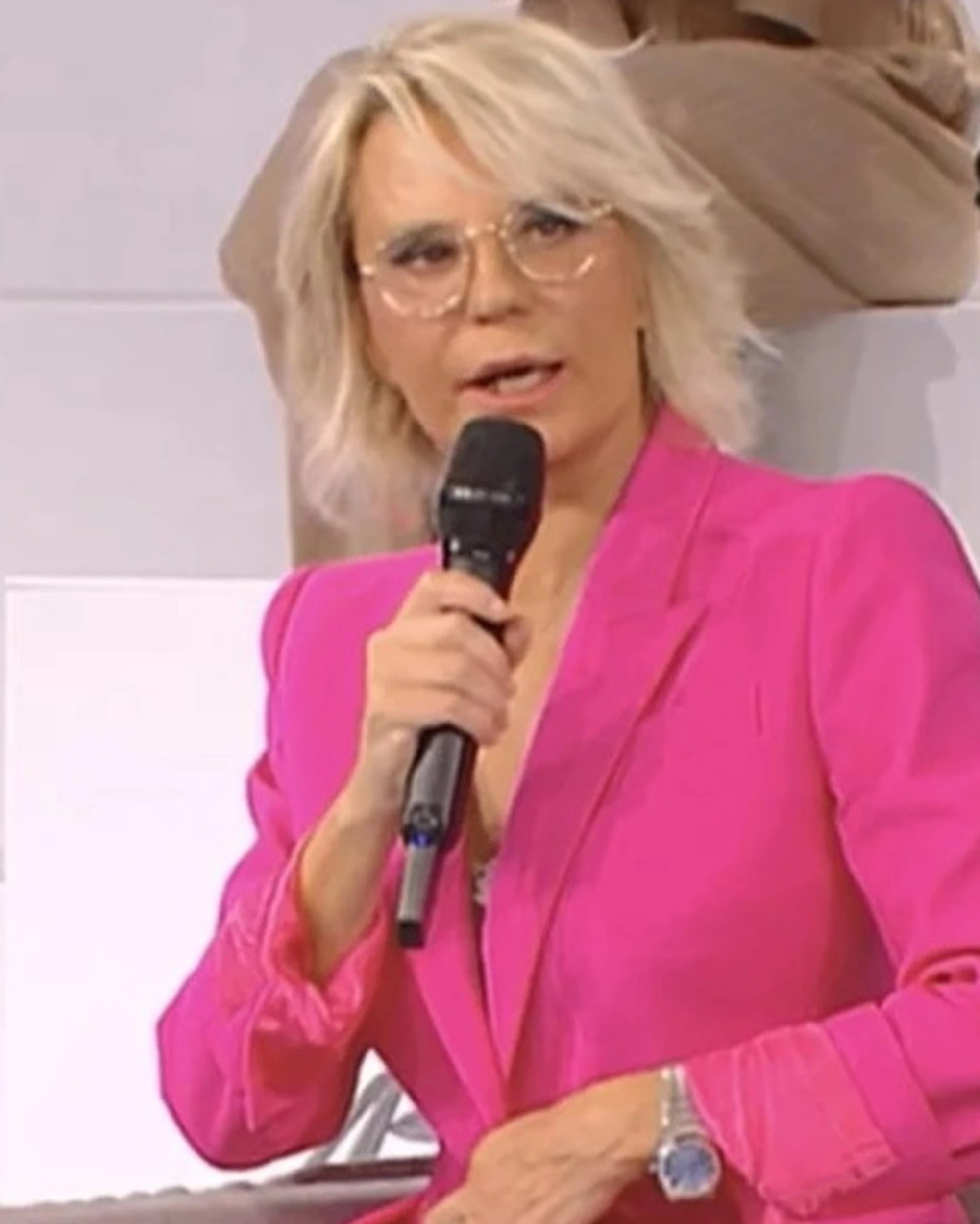 Amici in formato rap: rivoluzione-De Filippi