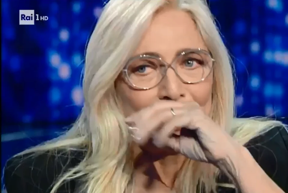 Mara Venier, sconvolta dalla morte di Alberto Rizzoli, prima le lacrime in diretta e dopo il commovente addio