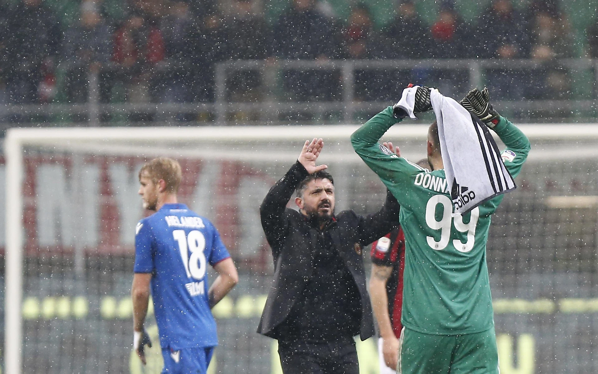 Donnarumma, Ronaldo, Cassano e la maglia dei "traditori": quella con il numero 99