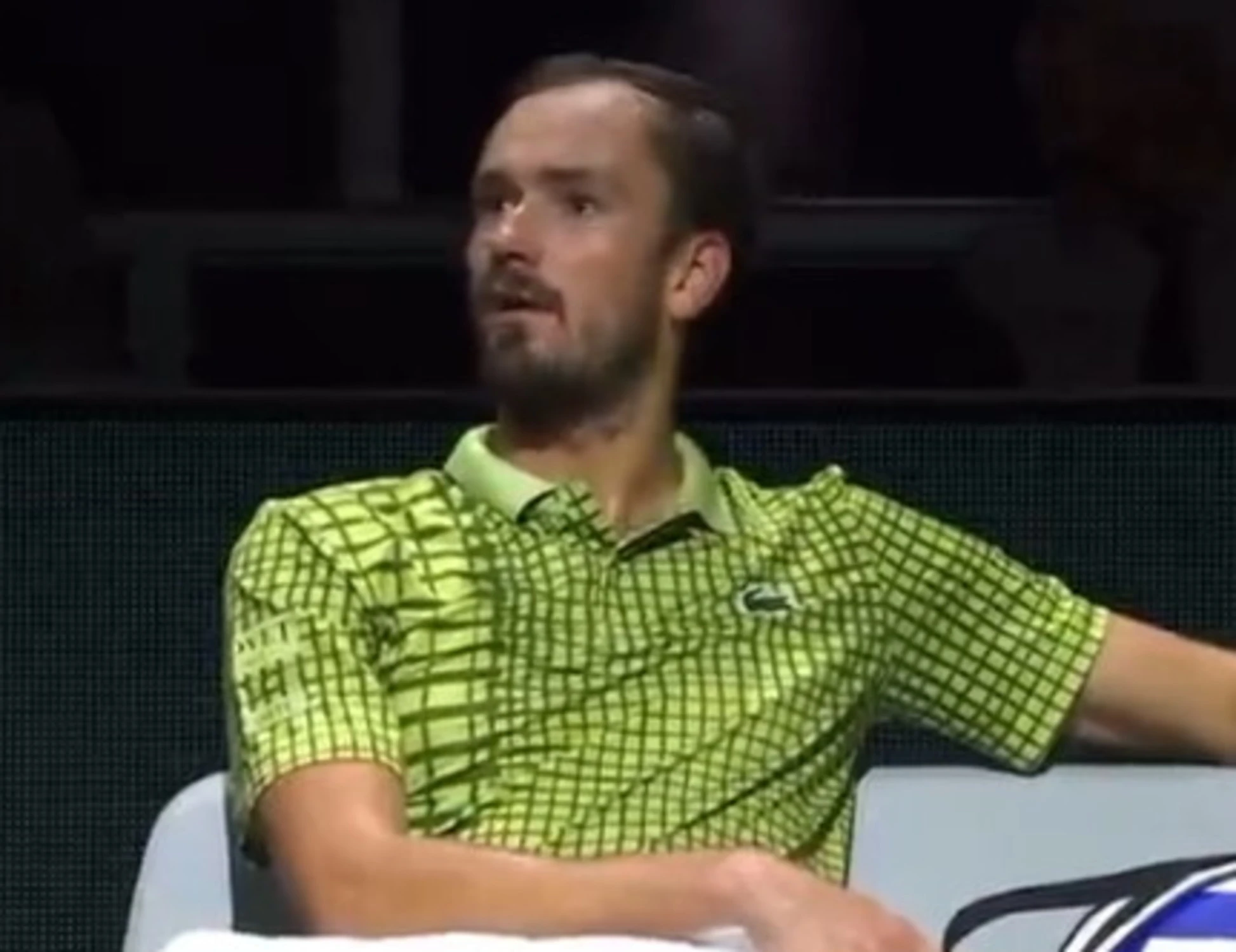 Daniil Medvedev impazzisce per le palline: "Saliva per compiacere!"