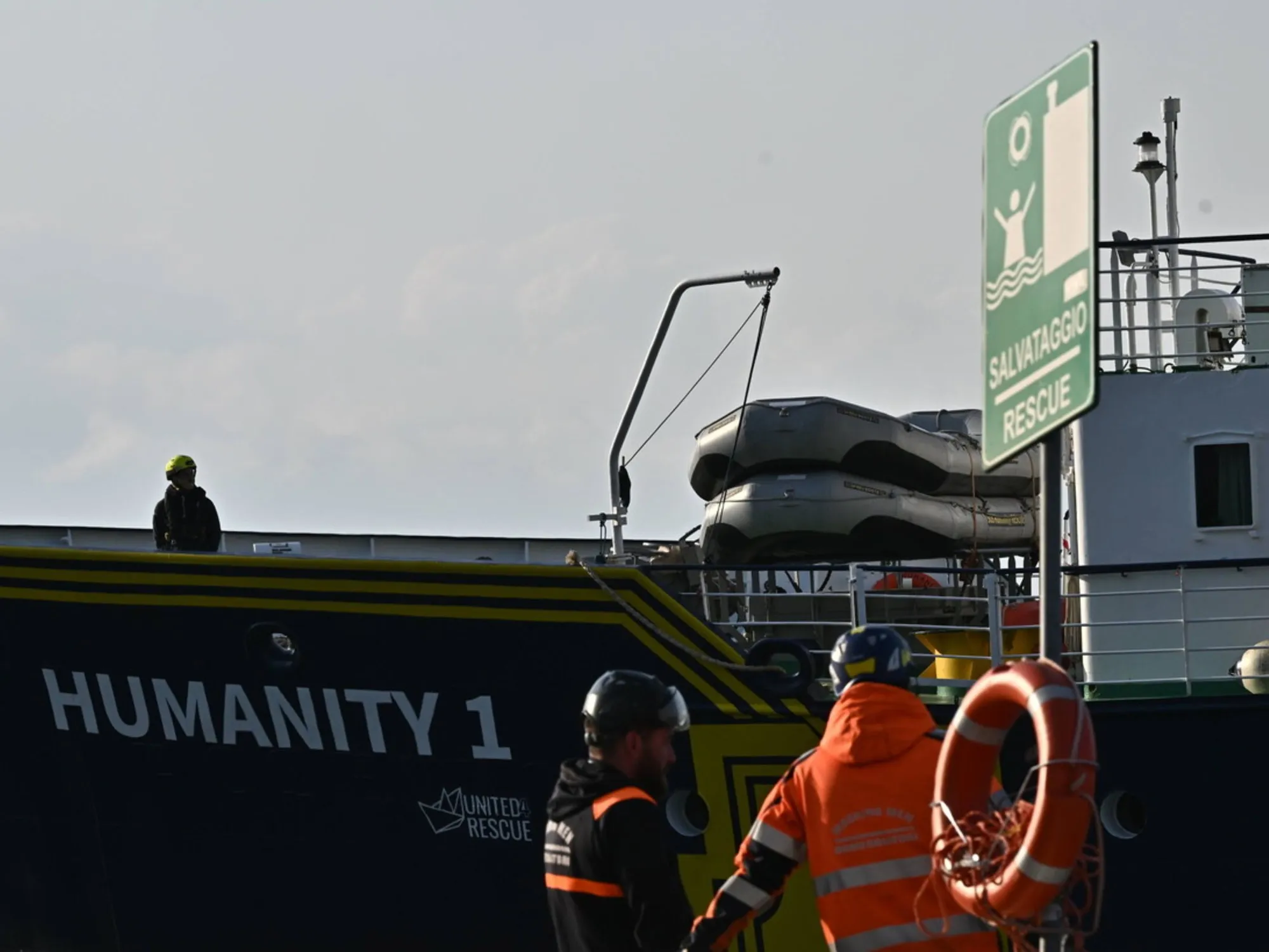 Leggi l'articolo: Le Ong dichiarano guerra al governo? Una stangata clamorosa