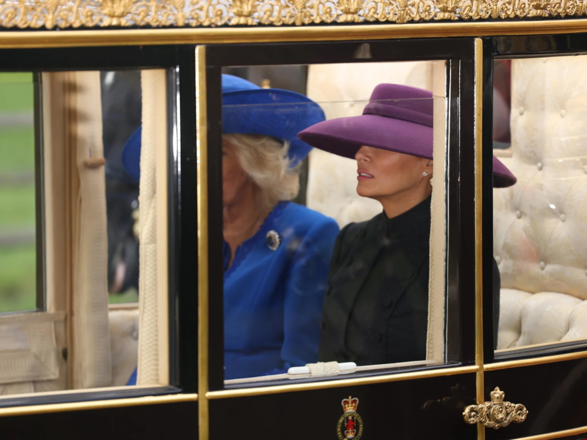 "Cosa significa quel cappello": l'ultimo delirio su Melania