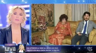 Gina Lollobrigida e Piazzolla a Live Non è la D'Urso: "Rigau è un mascalzone, spero vada in prigione"