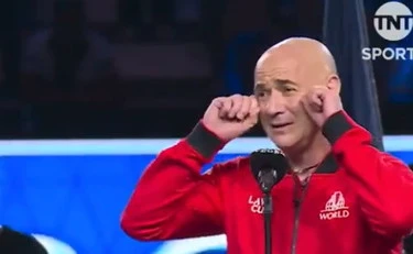 Agassi, sfottò a Zverev: "Hai smesso di dire che fai schifo"