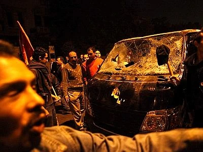 Egitto, nuovi scontri al Cairo: due morti Da Clinton appello al dialogo