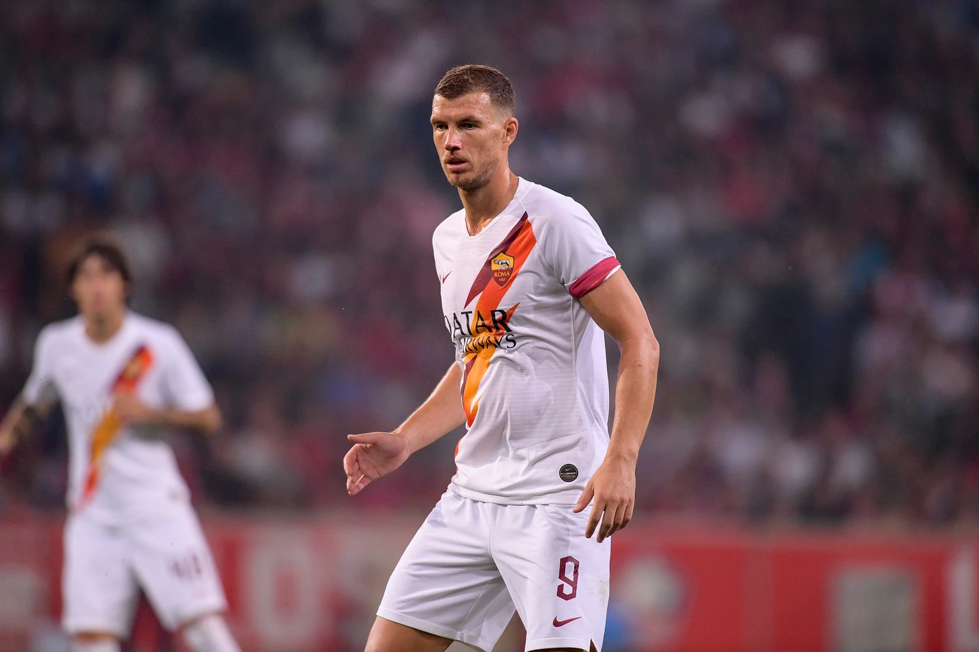 Icardi e Dzeko, il clamoroso valzer delle punte: l'idea che può sconvolgere il calciomercato