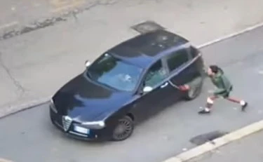 https://media.liberoquotidiano.it/fyLtS7ztN0Ll135gUQrj__kGwn-RmZRiAqMh42MU05Y/width:800/quality:90/aW1hZ2VzLzIwMjUvMDkvMzAvMTcxMTQzMDMyLWU3MzkwZDdlLTUwYzUtNGZjNi1iZjRiLWUzZDdkMDFlODlhZS5qcGc.webp