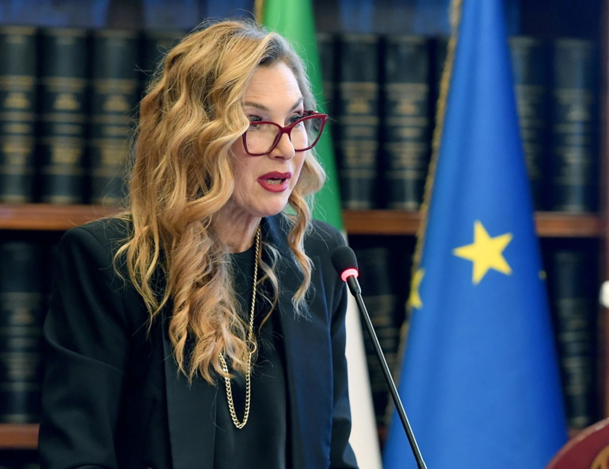 VIOLENZA ANIMALI, BIANCOFIORE (C'I) : "RIPUGNANTE QUANTO ACCADUTO A SAN SEBASTIANO AL VESUVIO. REGOLAMENTEREMO DOG SITTER. GRAZIE AL SINDACO”