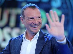 Sanremo 2020, la pernacchia di Jovanotti ad Amadeus: "Niente Ariston, perché lo bidona"
