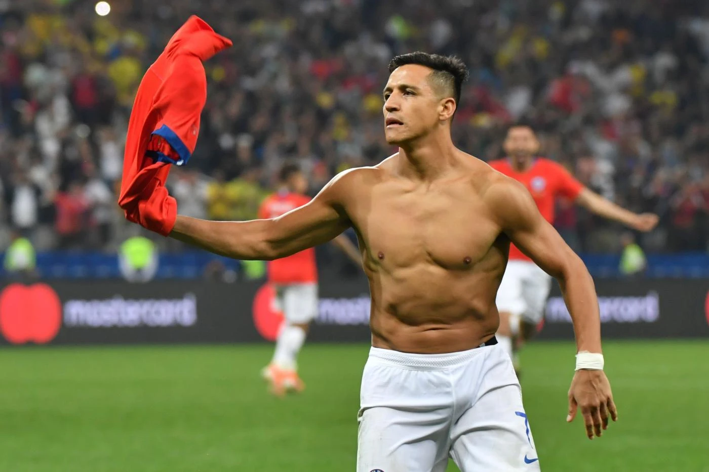 Inter, fari su Alexis Sanchez: è il cileno il piano B dopo l'addio a Dzeko. Ma l'ingaggio...