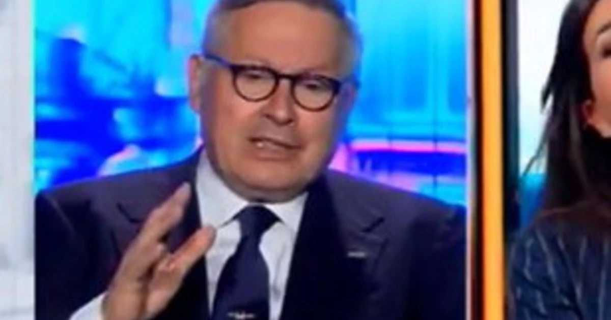 Paolo Liguori a Stasera Italia: "Vogliono chiudere la scuola per 2 o 3 anni per portare l'Italia nell'ignoranza più totale"