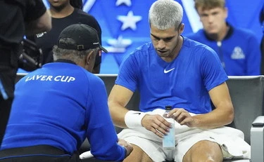 Alcaraz, fasce nere sotto le ginocchia: ecco cosa sono