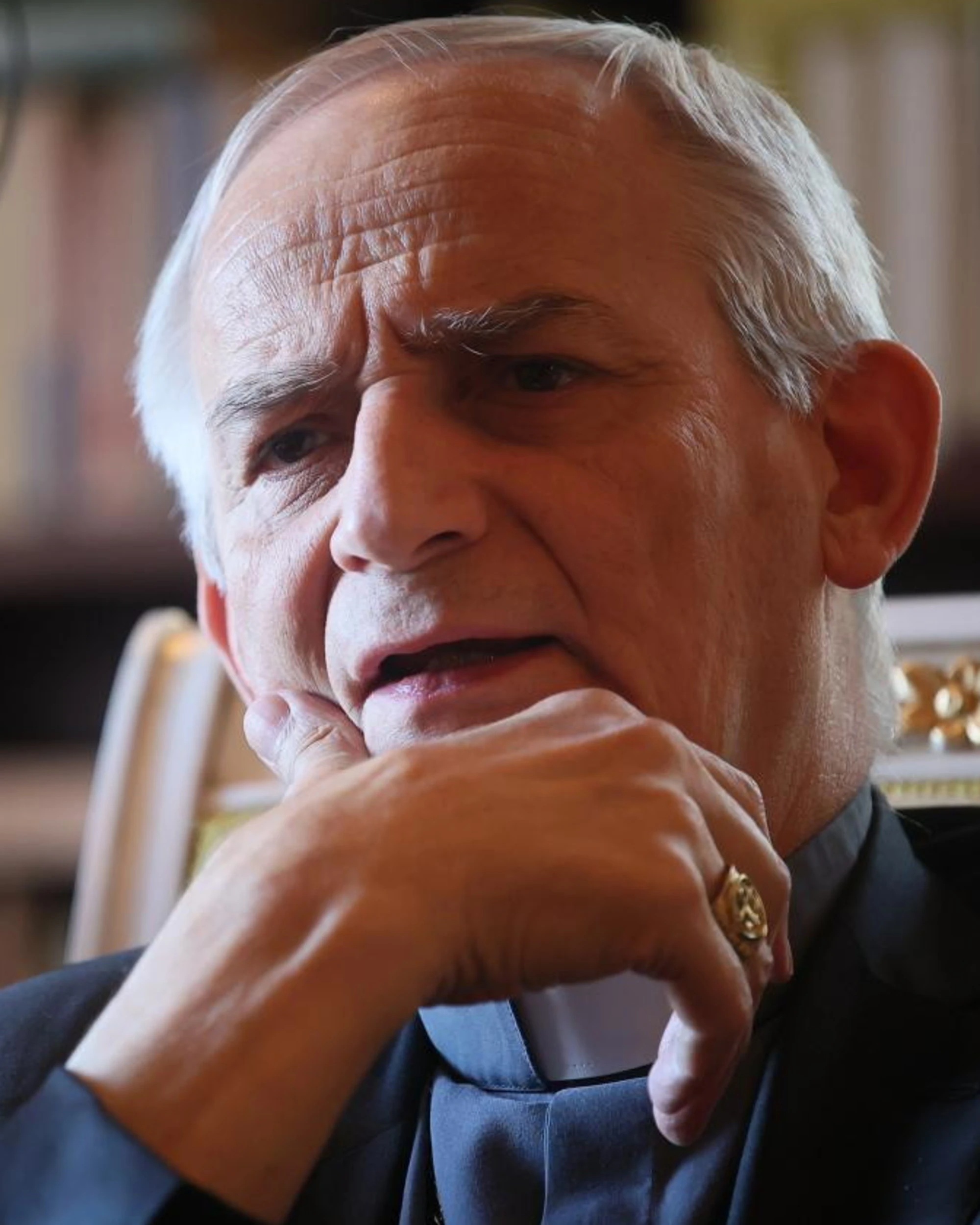 Chiesa, la rivolta dei vescovi contro il riformista Zuppi