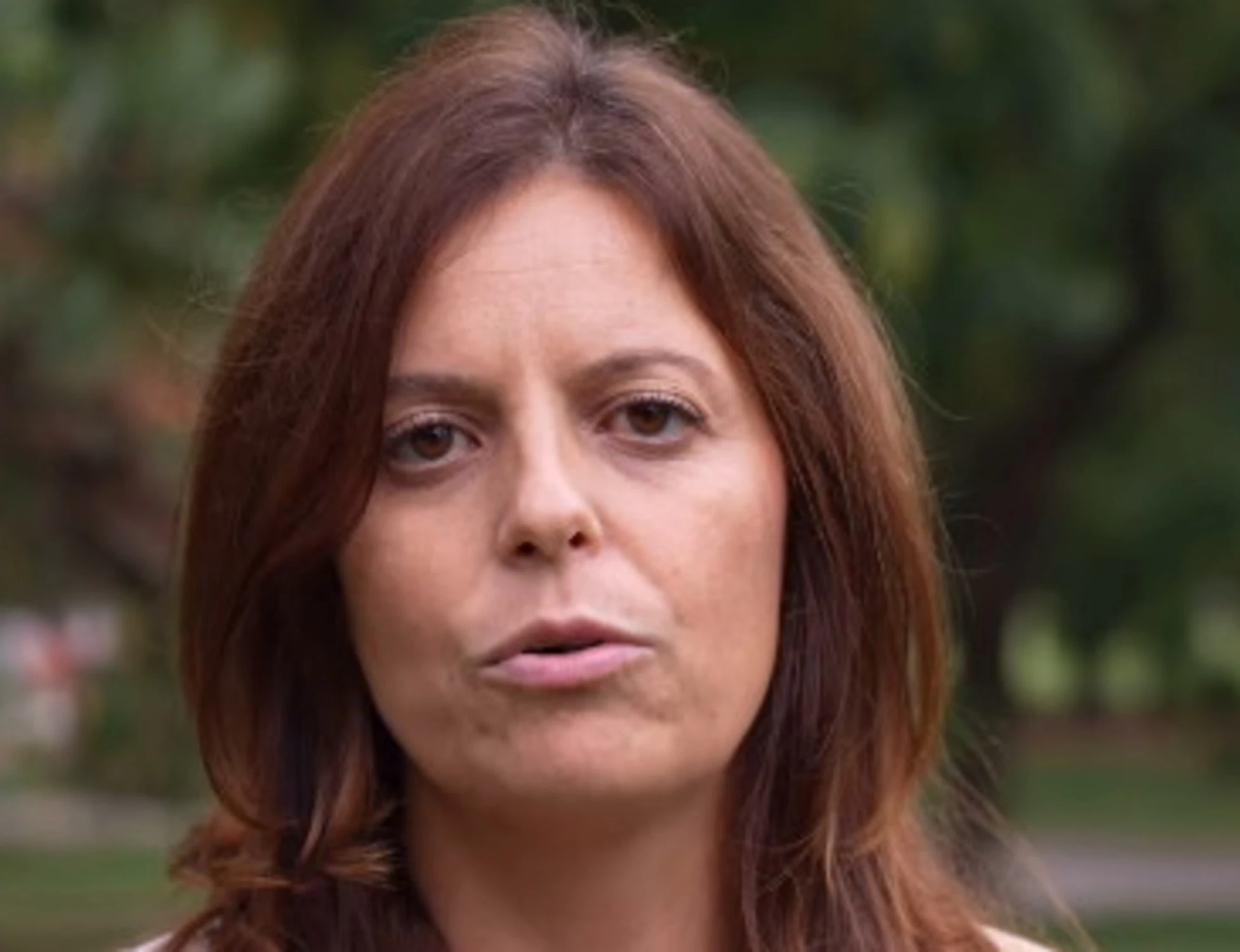 Ilaria Salis e la manifestazione con la bandiera titina, piovono critiche: "Ecco il livello della nuova sinistra"