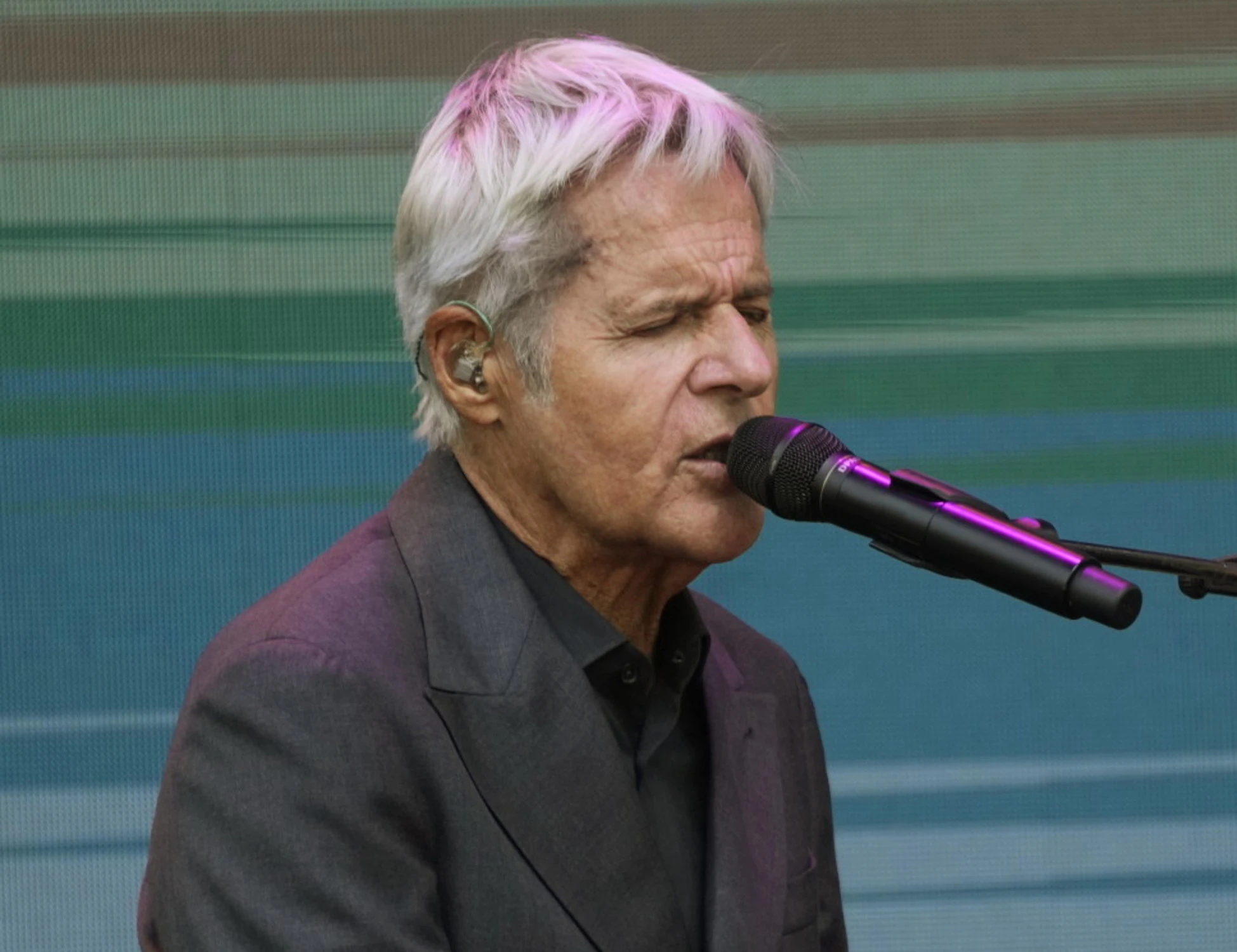 Claudio Baglioni sta male, salta tutto. Fan in ansia, cos'ha