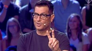 Mediaset, il ritorno da imperatore di Enrico Papi: cosa gli affidano su Canale 5, un trionfo