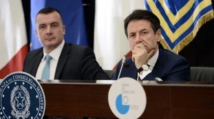 Giuseppe Conte smentisce il Corriere, Dagospia: "In che rapporti è con Rocco Casalino?"