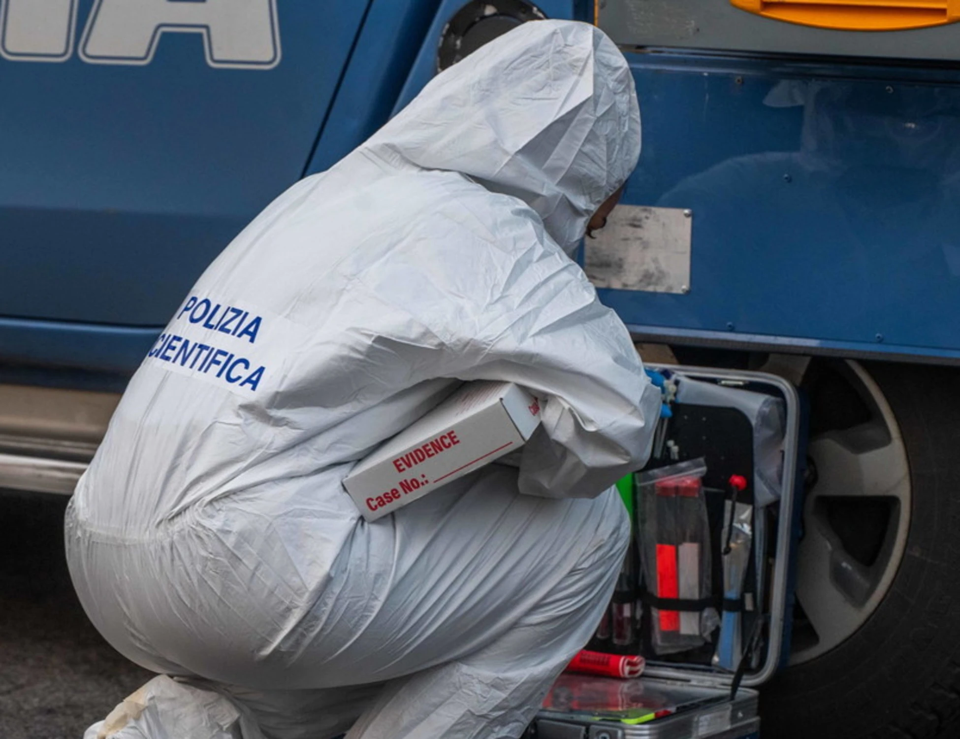 Pavia, tragedia nella notte: un ragazzo accoltellato a morte nel parcheggio