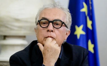 Stefano Boeri e le chat con Sala, solo in privato la sinistra dice la verità sui migranti
