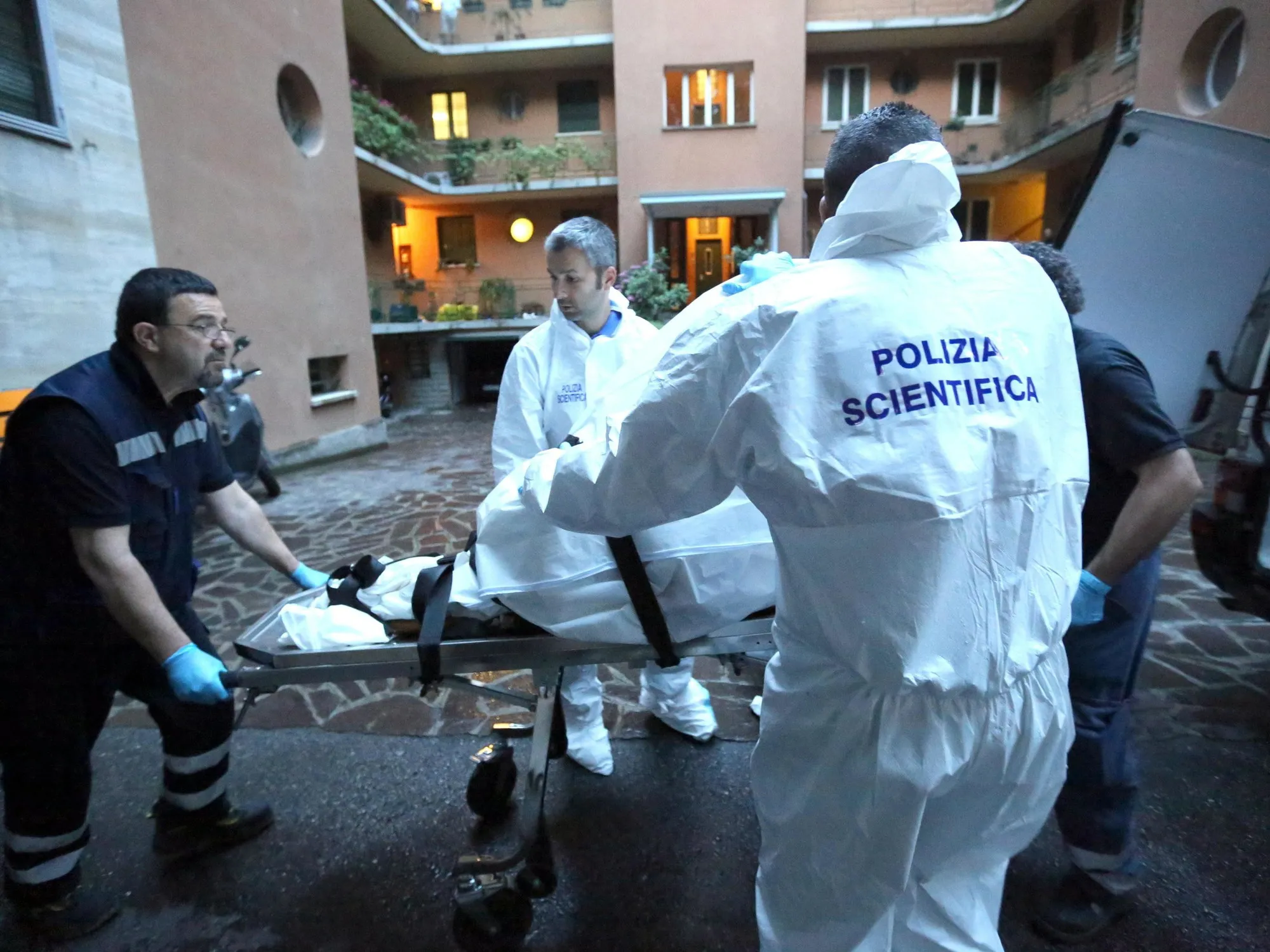 Leggi l'articolo: Tunisino ferisce donna e uccide un cane: sforbiciate a caso