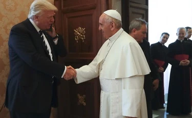 Trump non è fuori posto ai funerali di Papa Francesco