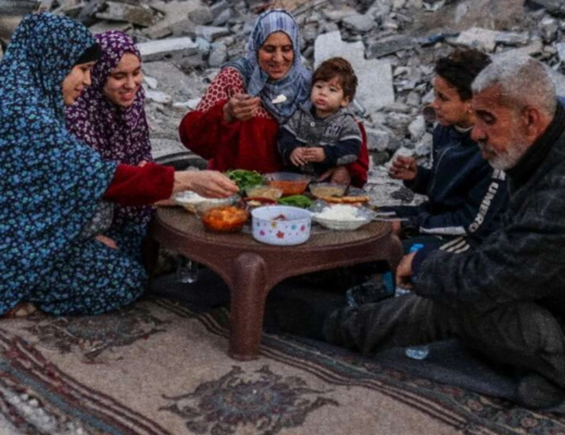 Nicola Fratoianni, "povera Gaza!". La figuraccia: ha sbagliato foto...