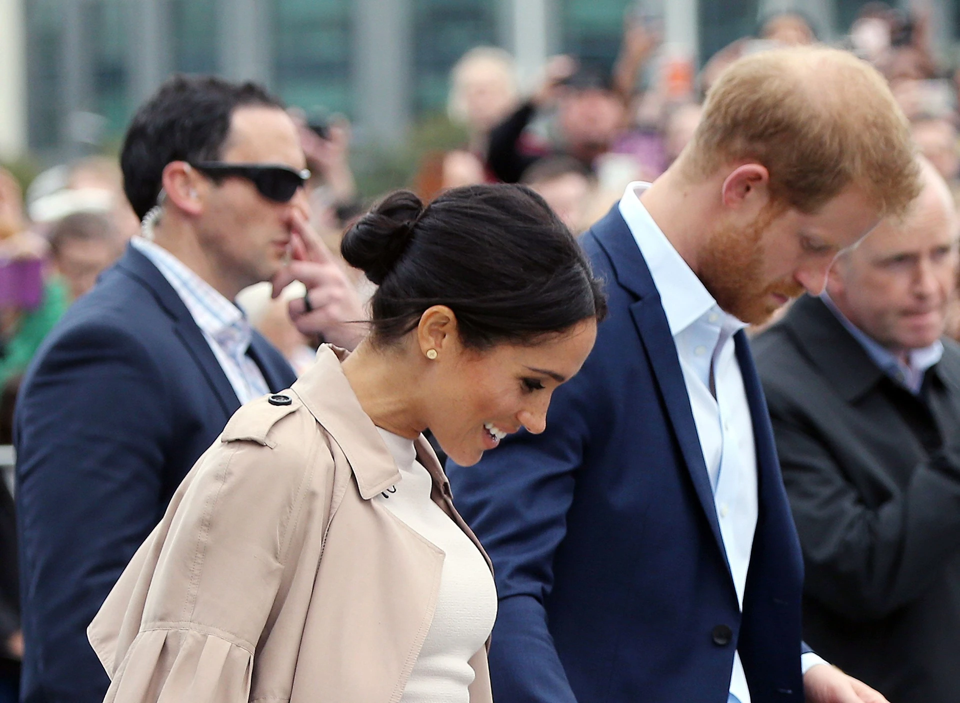 Meghan Markle, il documento ufficiale che fa tremare la Corona: "È già nato il royal baby?"