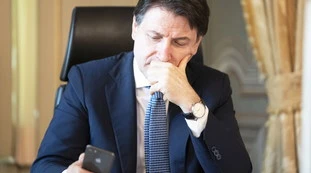 Donald Trump ignorato da Giuseppe Conte: “Ma non erano amici? È già saltato sul carro di Biden”