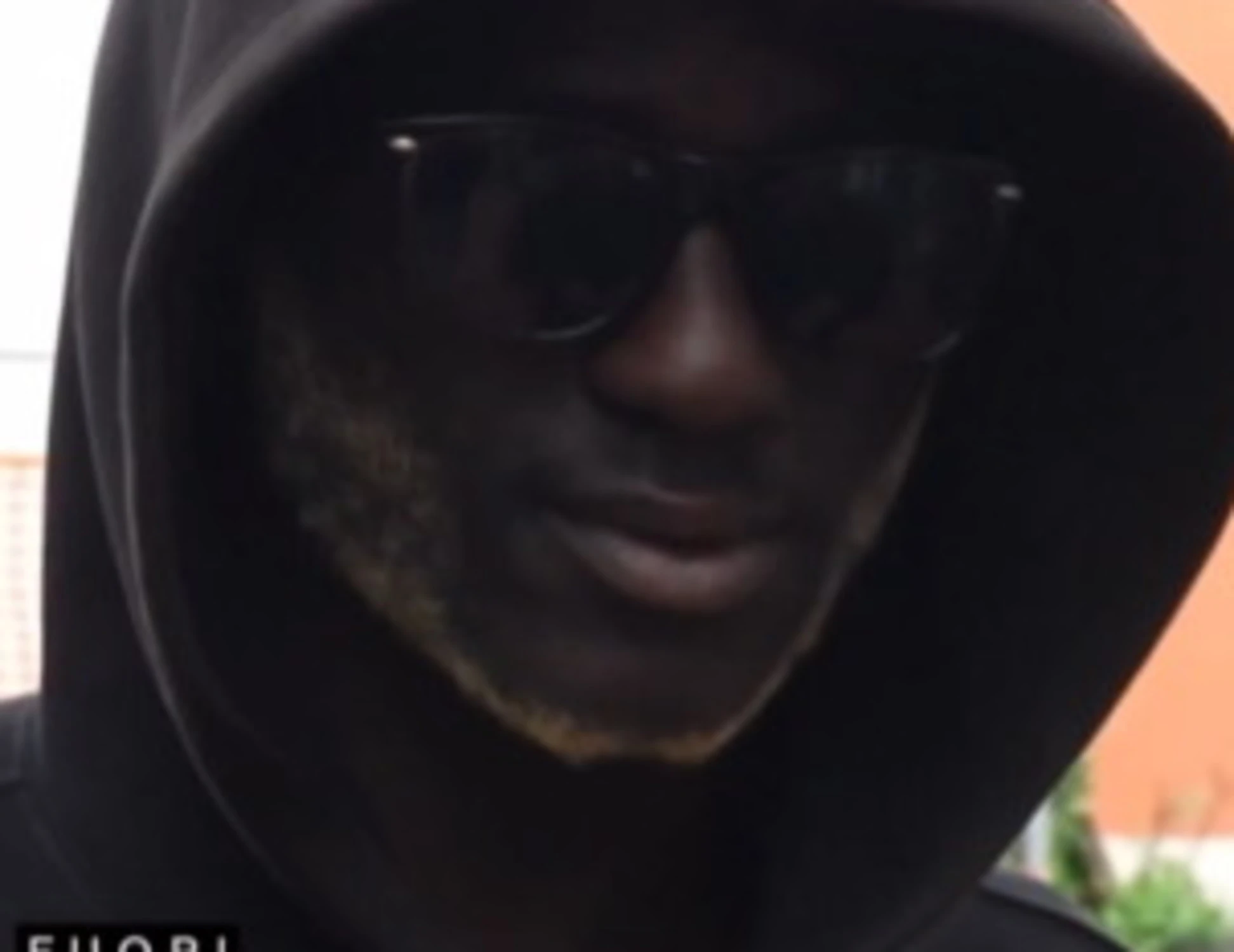 Fuori dal coro, Babu Yallow: "Perché voglio le armi", immigrato minaccia agenti