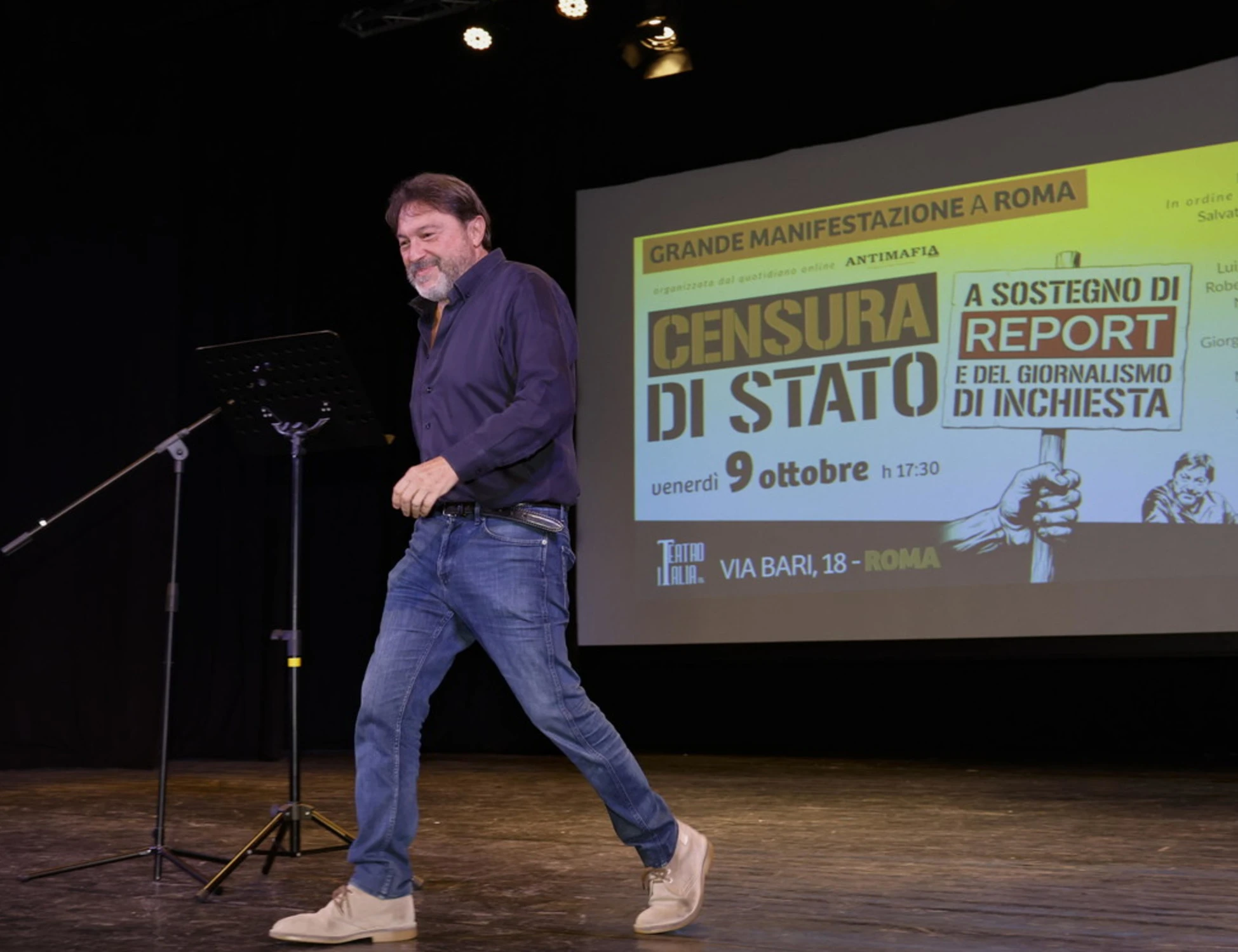 Sigfrido Ranucci, il delirio dal palco: "Sostituito perché porto i jeans attillati?"