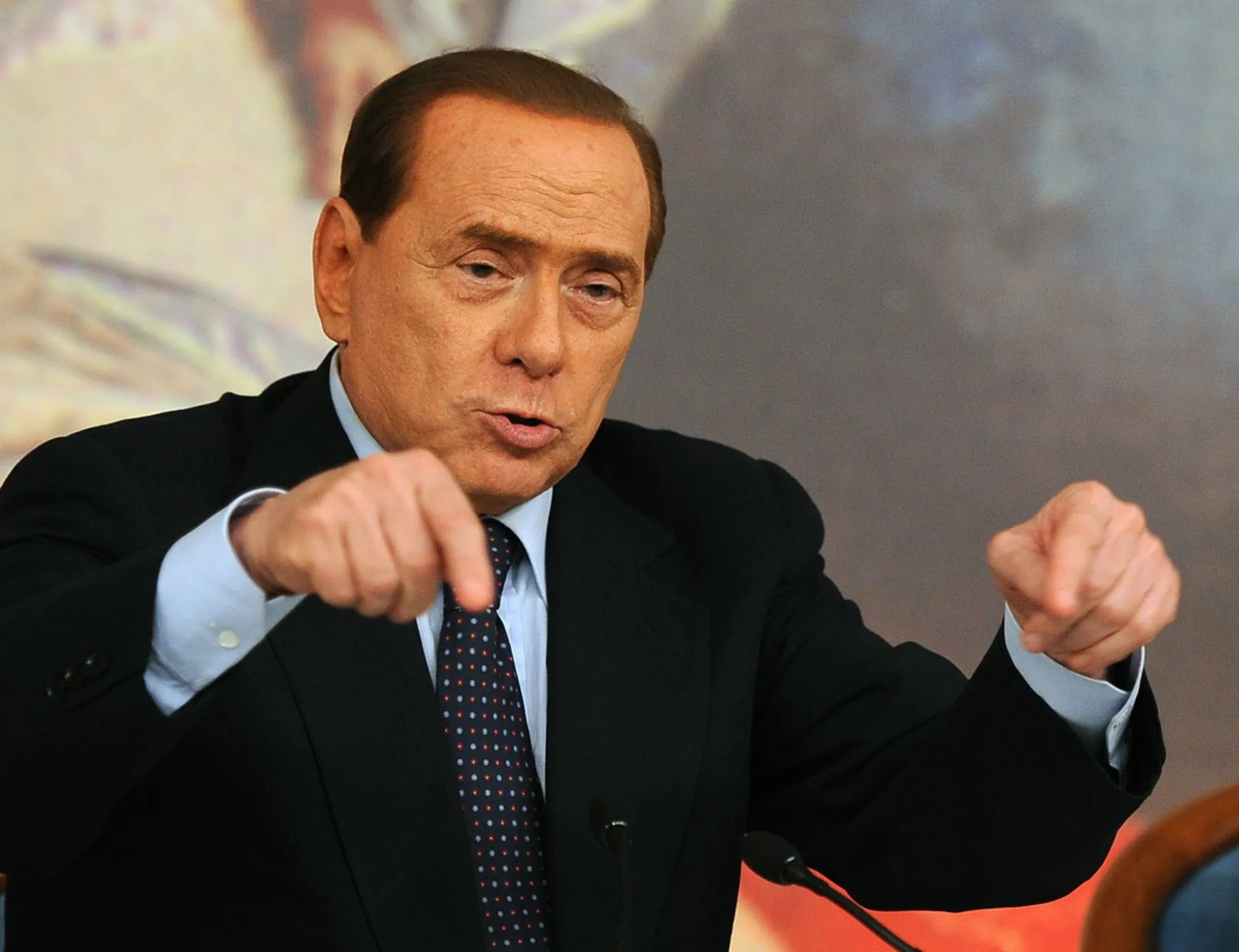 Leggi l'articolo: Lo sfregio di Bergamo a Silvio Berlusconi scatena la Lega