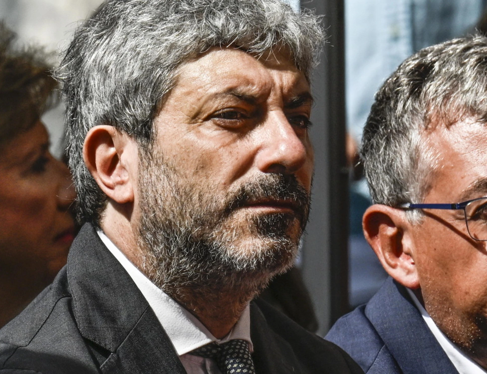 Roberto Fico rimborsa i disoccupati amici