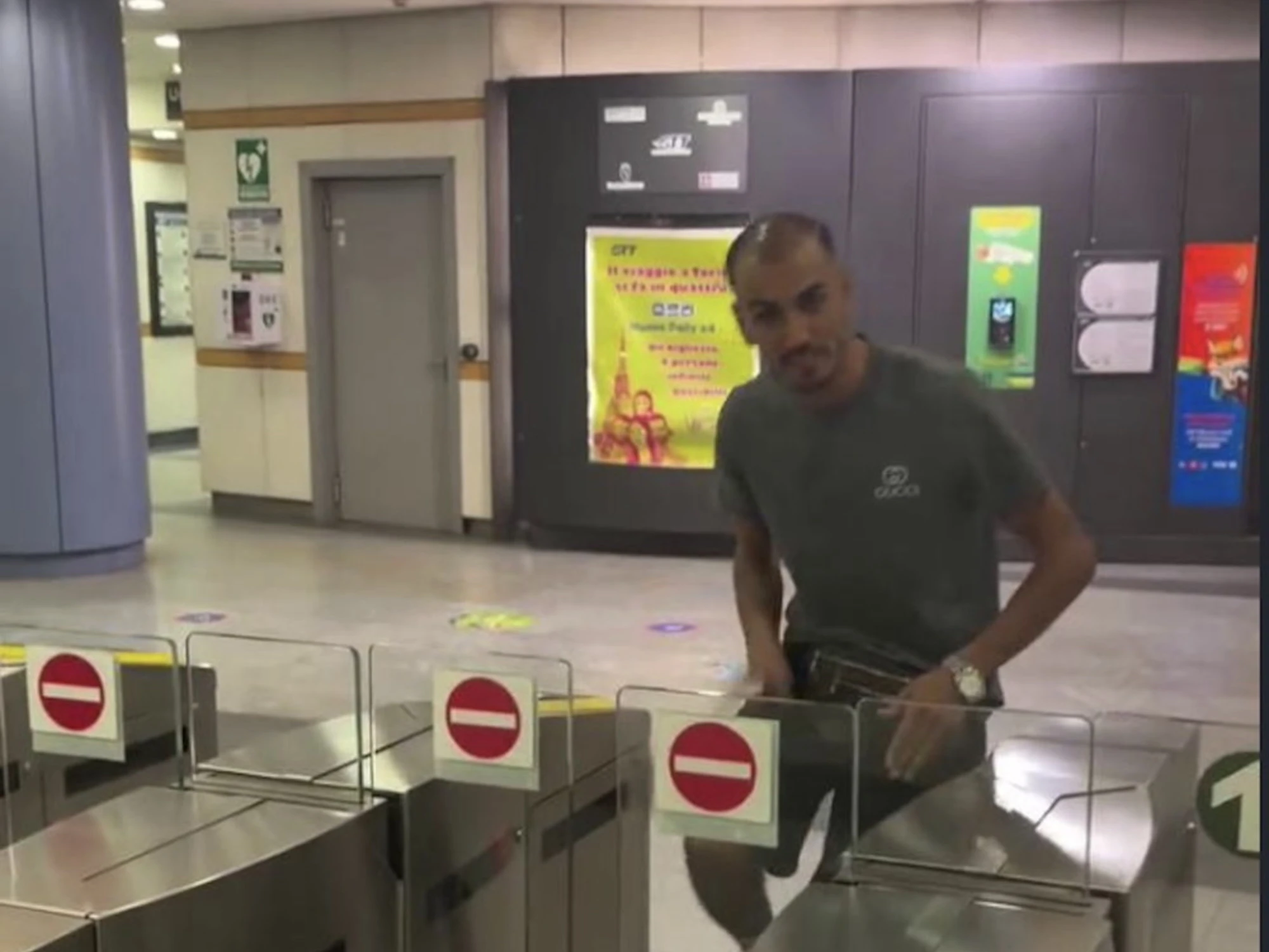 Ilyas Maluma, "vi insegno a saltare il tornello": cosa lo aspetta al suo rientro