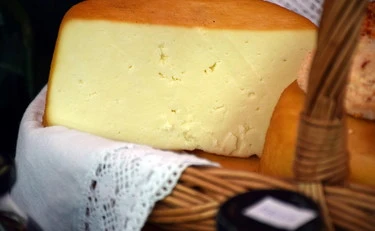 Belluno, mangia formaggio derivato da latte crudo: bimbo in ospedale