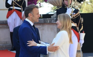 Giorgia Meloni azzera Rutte e sinistra: "La prudenza è meglio del semplicismo"