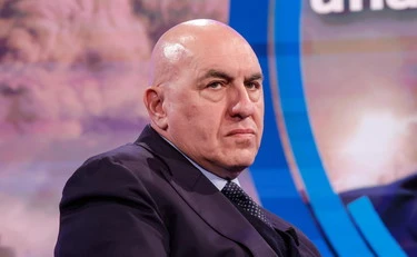 Meloni, Crosetto durissimo contro Silvestri: "Schifezze e falsità. Merita il titolo di onorevole?"