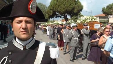 Viareggio, ultimo saluto dei parenti