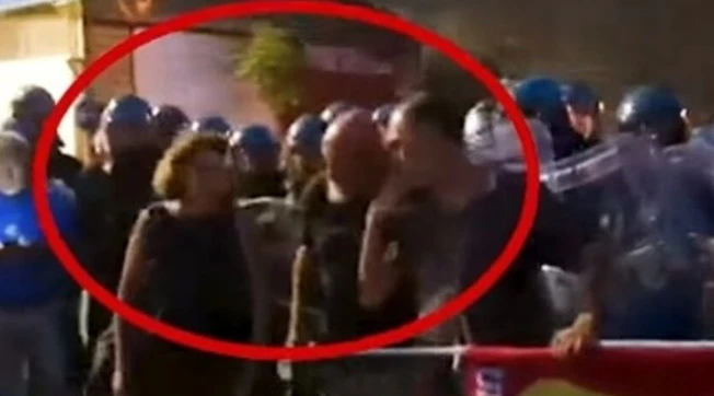 Apostolico, l'agente del video rischia un'azione disciplinare: "Aperto un fascicolo"