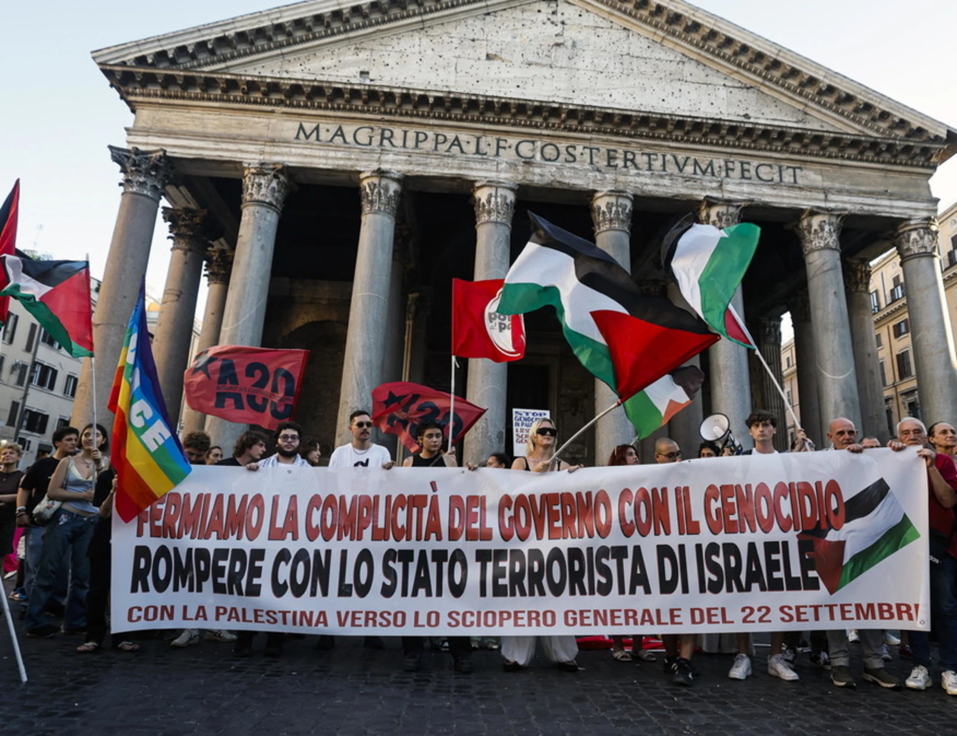I compagni nemmeno provano a esultare per la pace a Gaza: imbarazzo o malafede?