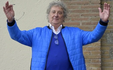 Il compagno Iacchetti per far ridere augura la morte al ministro