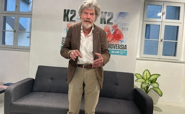 Reinhold Messner: "Ho dato tutto in eredità ai miei figli, sono pentito", scoppia la rissa