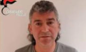 Padova, si ribalta lo scuolabus con i bambini a bordo: l'autista romeno è ubriaco, tenta la fuga