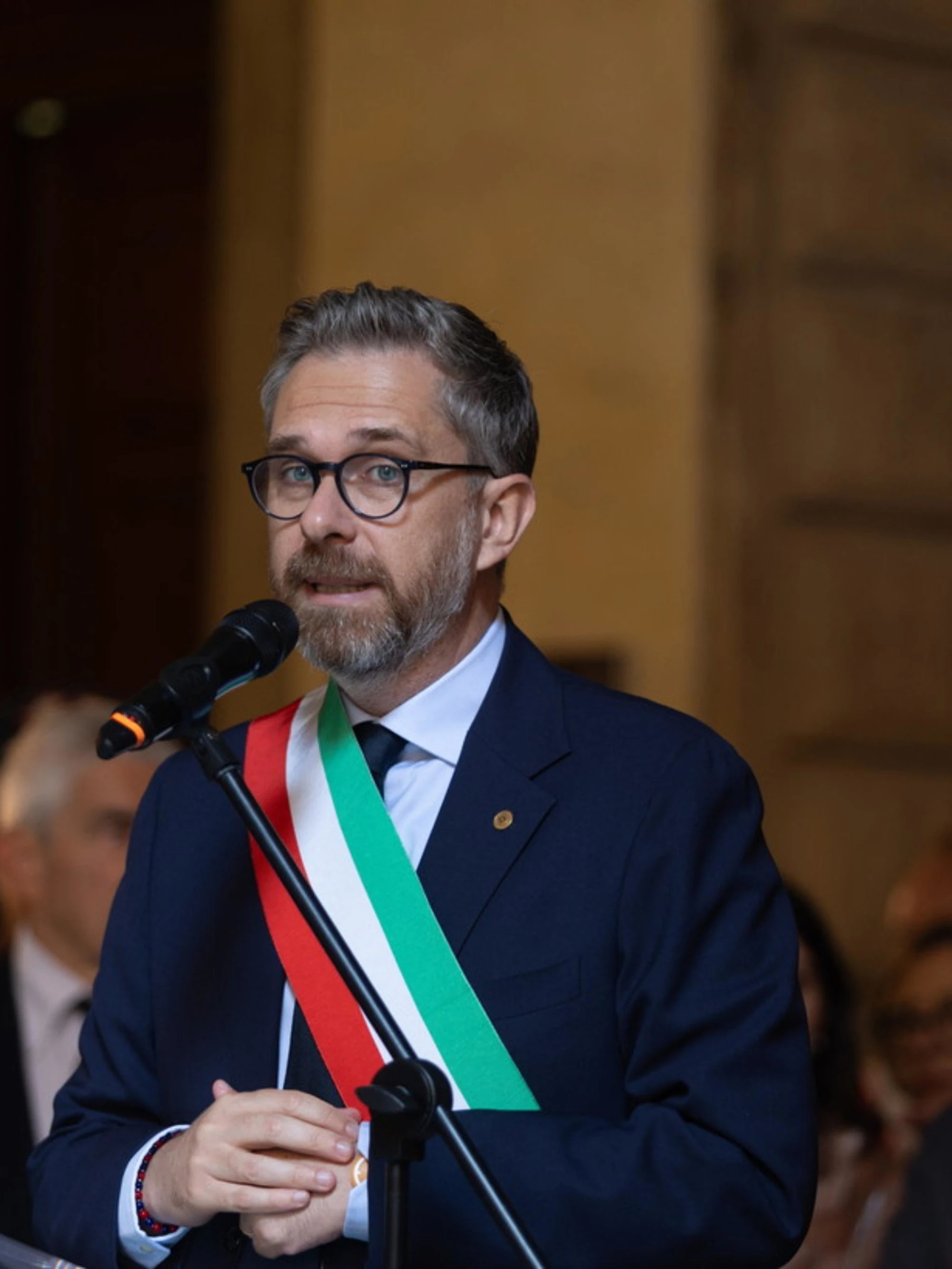 Bologna, occupi palazzine? Ottieni case e alberghi