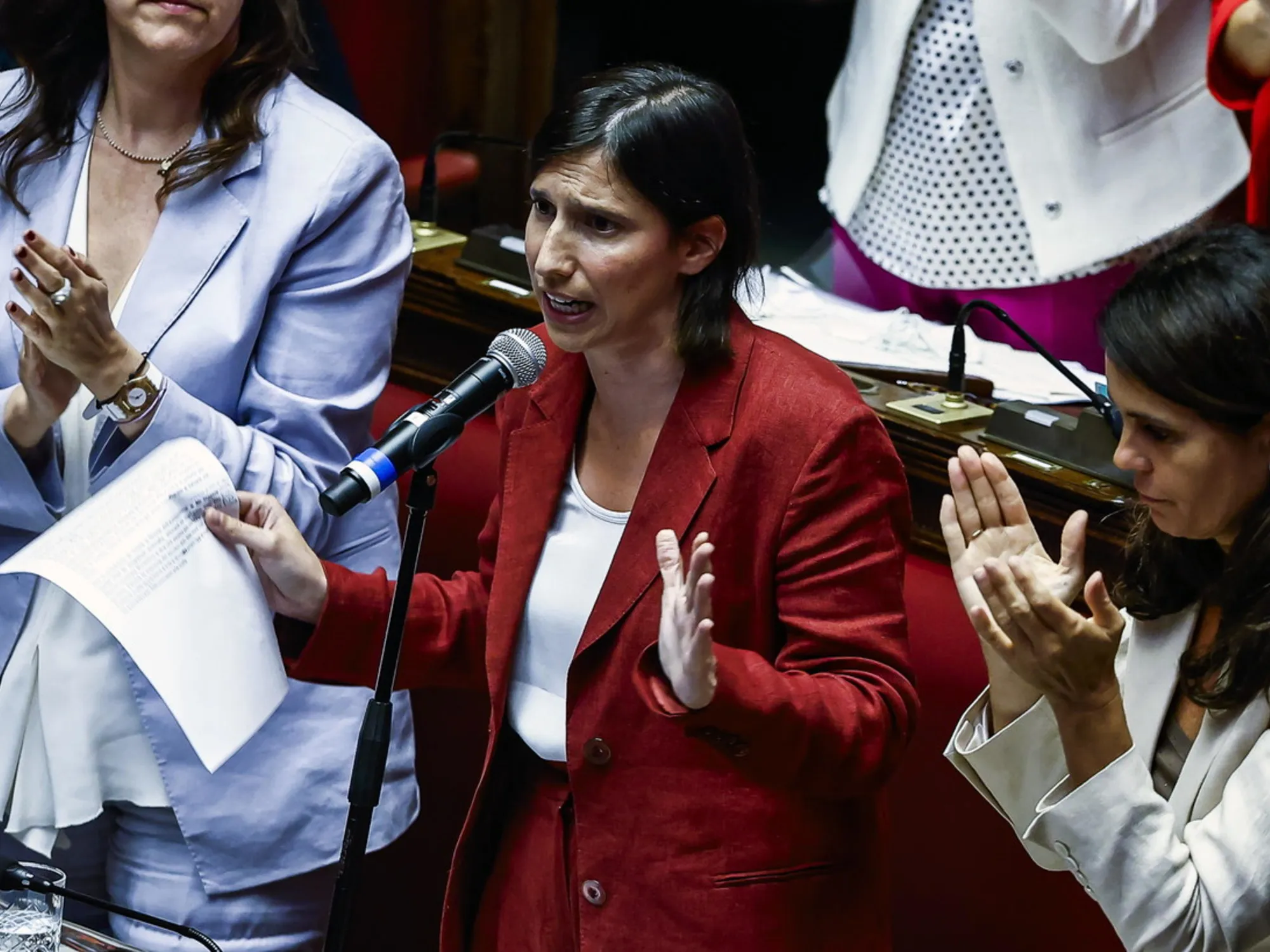 Leggi l'articolo: La vendetta di Elly contro la fronda: quando viene giù il Pd